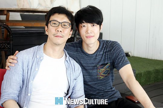 ▲ 오는 9월 개막을 앞둔 뮤지컬 '무한동력(연출 박희순)'에 출연하는 배우 김태한(왼쪽)과 박영수를 대학로의 한 카페에서 만났다.(뉴스컬처)     ©이슬기 기자