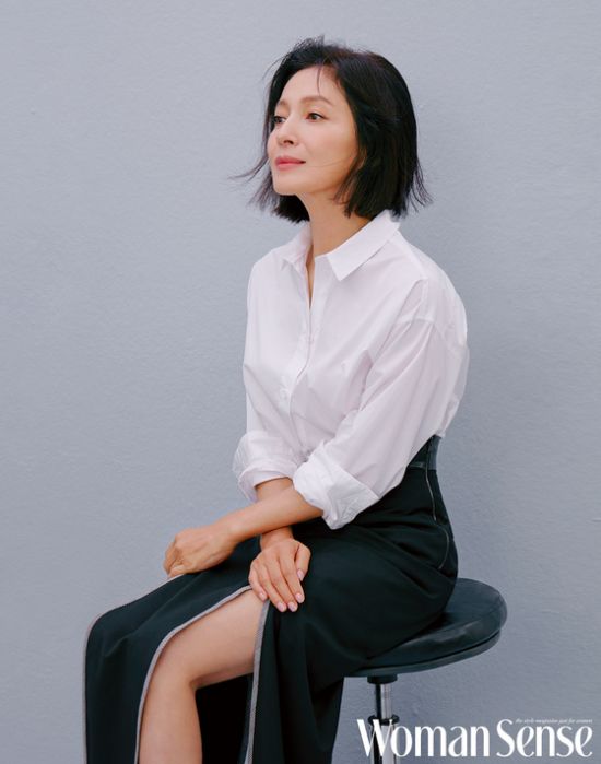 윤정, 90년대 대표 모델의 우아한 위엄 (화보)