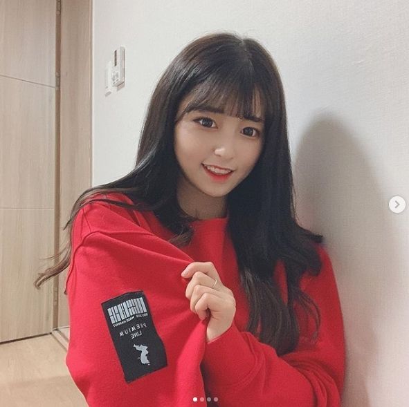 이하은(이하윤) 치어리더, 빨간 의상도 완벽 소화하는 인형 미모