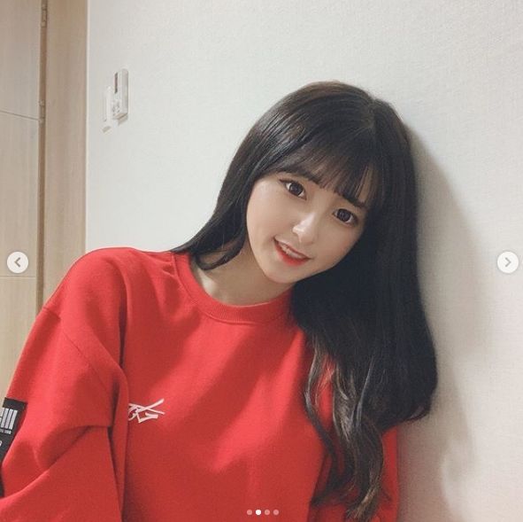 이하은(이하윤) 치어리더, 빨간 의상도 완벽 소화하는 인형 미모
