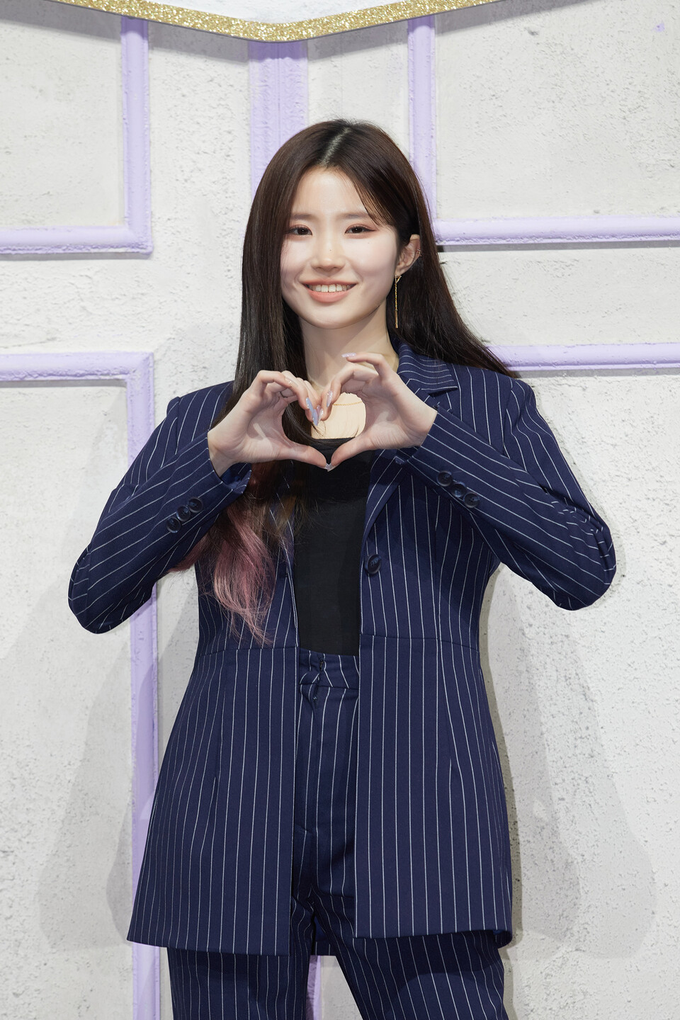 [포토]프로미스나인, 'DM' 보내고픈 수트핏