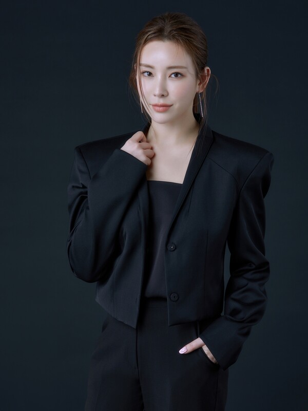 '뮤지컬 여신' 정선아, ‘청초美’ 가득 새 프로필 사진 공개...