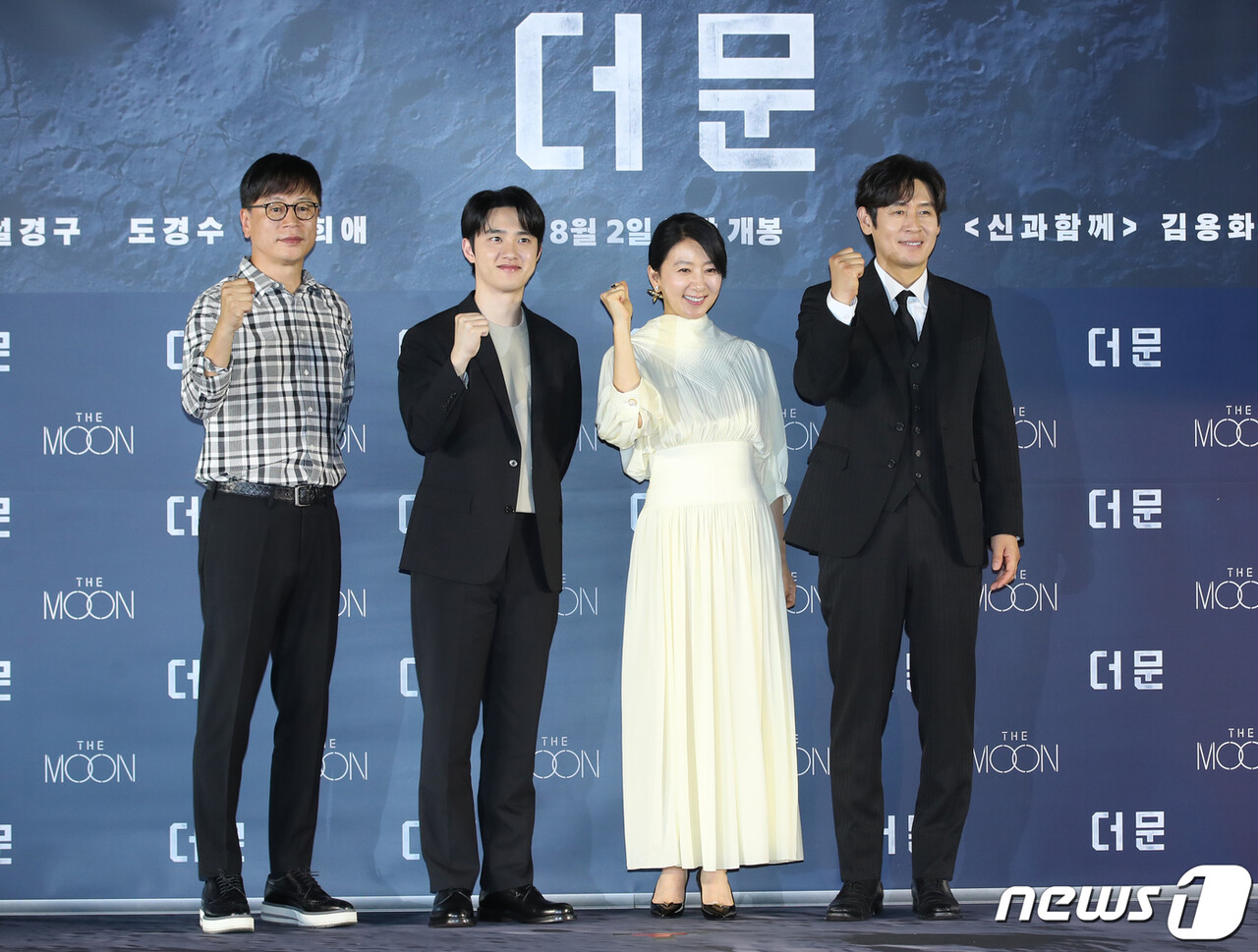 '더문' 우주라는 배경에 더해진 감동 코드…