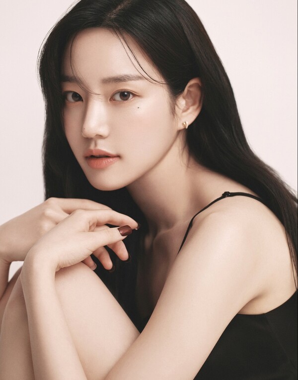 이유비, 영화제 MC 데뷔…김동완과 호흡