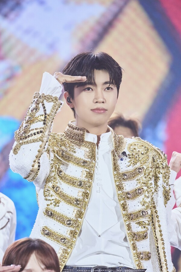 イム・ヨンウン、新年から空色の感動…大田を揺らした「IM HERO