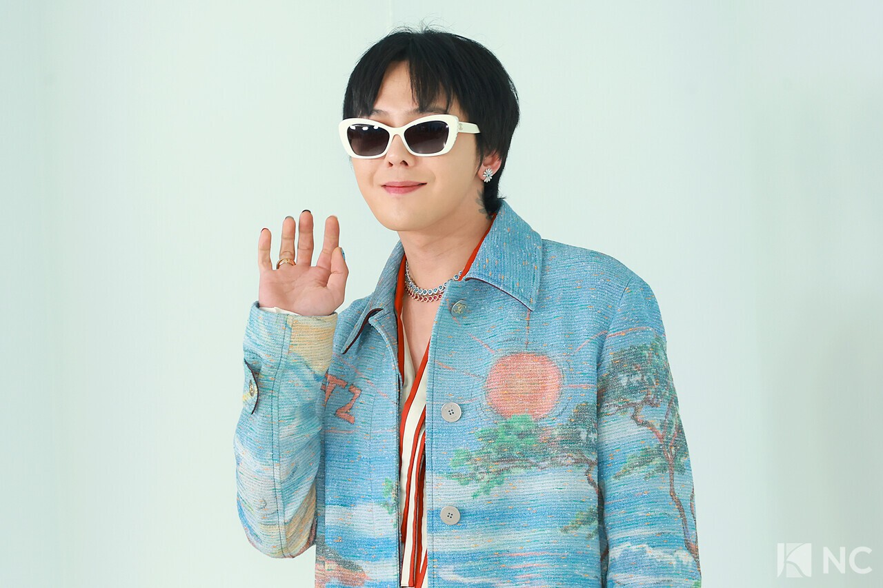 NC포토] 지드래곤, 하트를 드리'지용'~ < 포토/영상 < 뉴컬현장 < 기사
