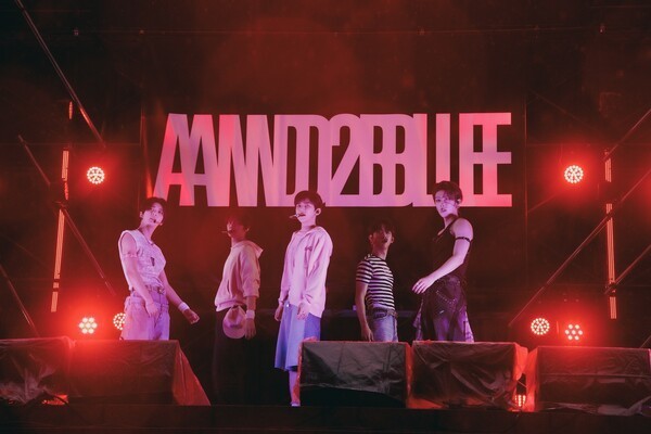 AND2BLE ハオ サプライズフリーライブ AND2BLE、新宿フリーライブに3,000人 デビュー前から日本で存在感