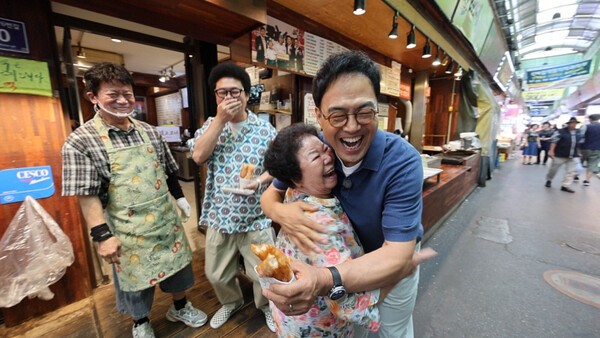 '동네 한 바퀴' 광명전통시장부터 <b>도덕산 출렁다리</b>까지...사람 향기 품은...
