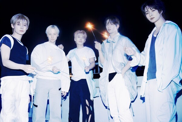 TXT「セツナハナビ」先行配信 消えゆく恋を夏の夜空に重ねる < 일문