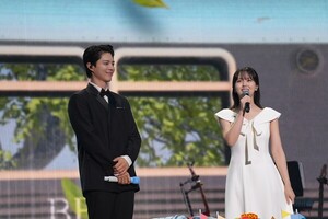 박보검, 日 요코하마 <b>팬미팅</b> 2만 명 집결…<b>김소현</b>까지 '깜짝 등장'