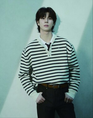 <b>정동원</b>, 새 싱글 '<b>이지 러버</b>' 타이틀 이미지 공개…청량한 여름 감성 예...
